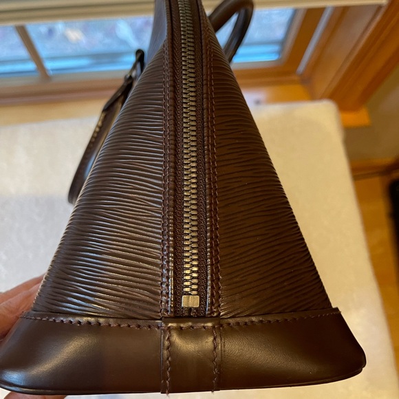 Louis Vuitton Dark Brown Epi Leather Alma - Picture 6 of 11